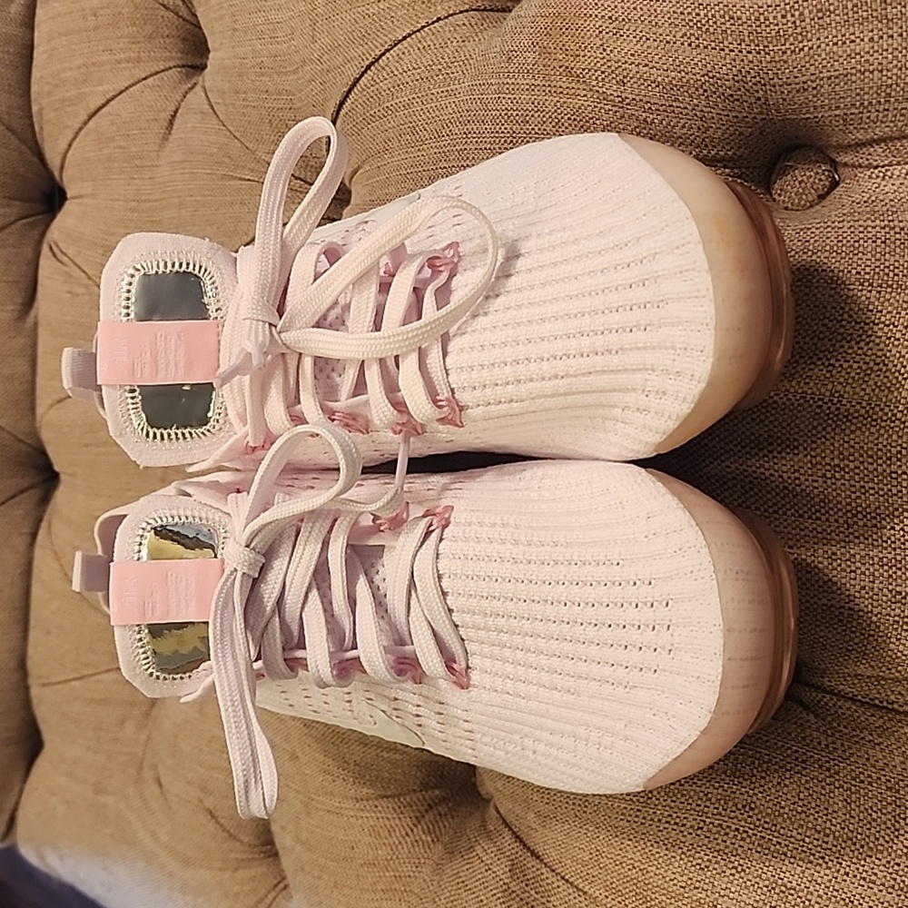 NIKE AIR VAPORMAX WOMEN'S SHOES 8.6